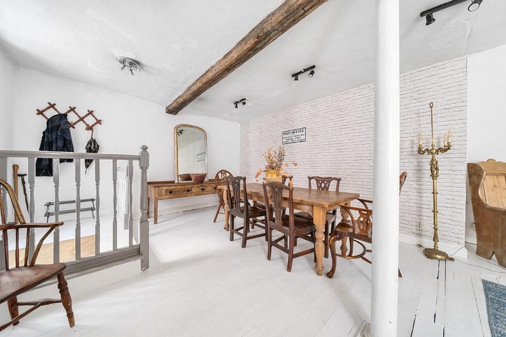 Dining Area.jpg