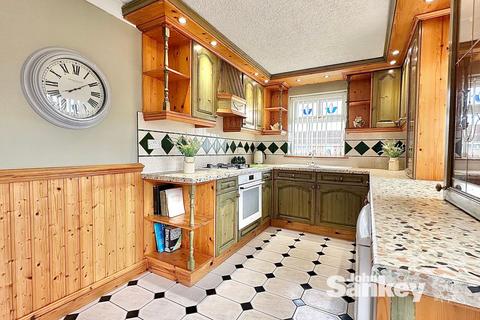 3 bedroom detached bungalow for sale, Willow Avenue, Forest Town, NG19