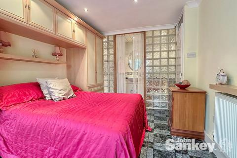 3 bedroom detached bungalow for sale, Willow Avenue, Forest Town, NG19