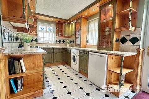 3 bedroom detached bungalow for sale, Willow Avenue, Forest Town, NG19