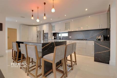 44 Ingram Way, Greenford, UB6 8QG