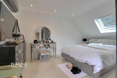 44 Ingram Way, Greenford, UB6 8QG