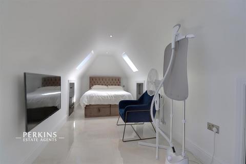 44 Ingram Way, Greenford, UB6 8QG