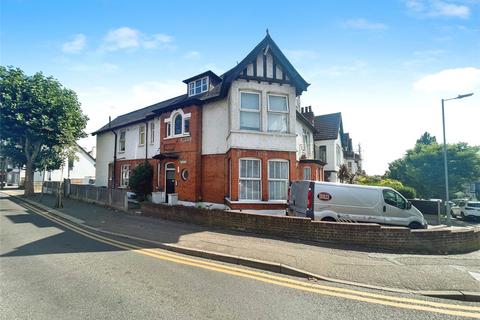 Flat 1, 48 Canewdon Road, Westcliff-on-sea, SS0 7HD