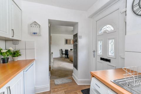 4 Cross Lane, Bingley, BD16 4LN
