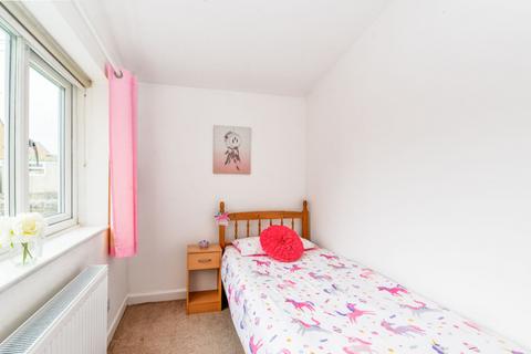 4 Cross Lane, Bingley, BD16 4LN