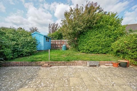 24 Links Drive, Bexhill-on-sea, TN40 1TE