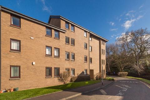 19/4 Boat Green, Edinburgh, EH3 5LW