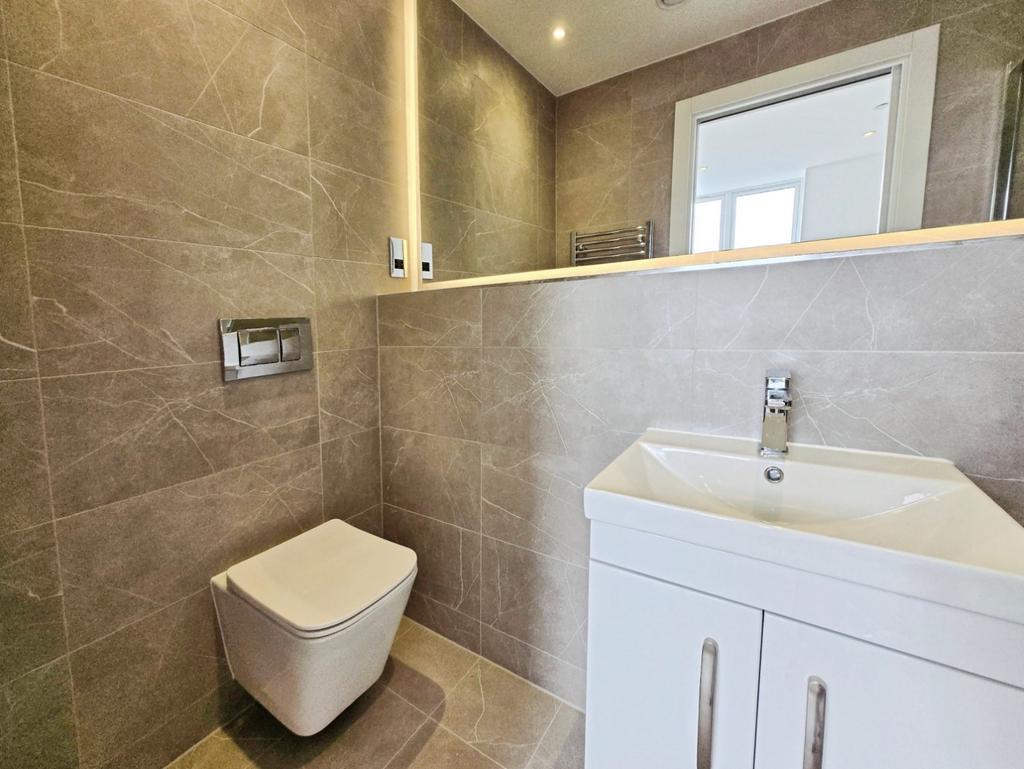 Pbox-bathroom-319374.jpg