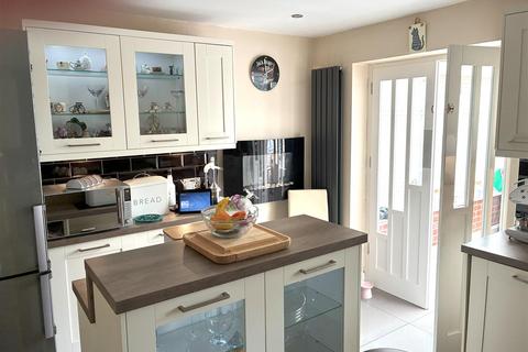 2 bedroom semi-detached house for sale, Montrose Road, Aylestone, Leicester