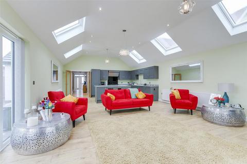 2 bedroom detached house for sale, Linby Road, Nottingham NG15