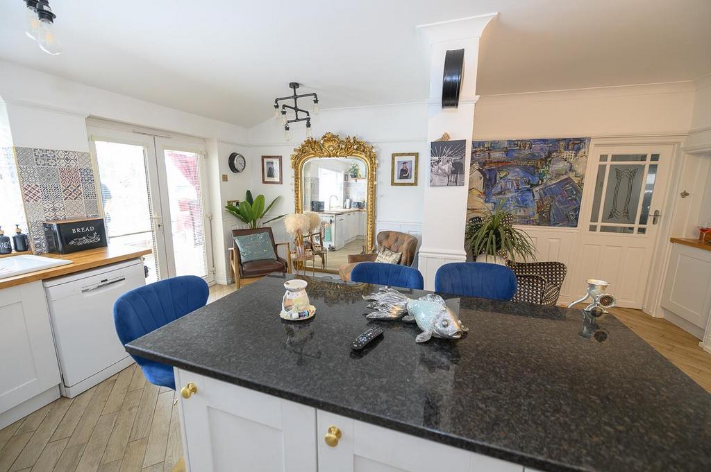 Kitchen-family pic 2.jpg