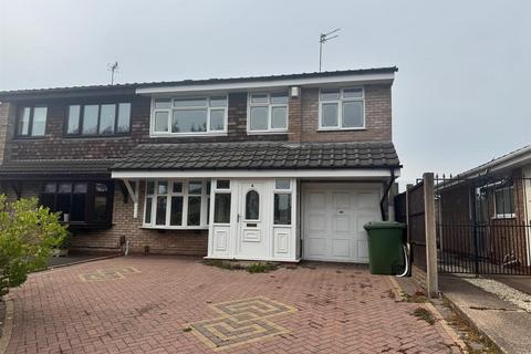 4 bedroom house to rent, Western Close, Walsall