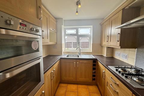 4 bedroom house to rent, Western Close, Walsall