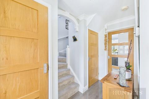 1 Stuart Close, Bridlington, YO15 3TD