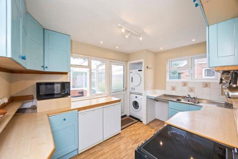 2 bedroom bungalow for sale, Dawn Crescent, Steyning BN44