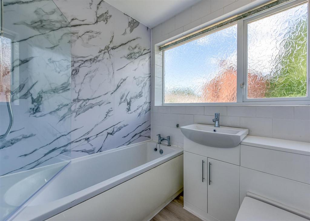 2 Sandhurst Drive-Bathroom.jpg