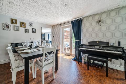 Brockendene Foxhill, Farley Hill, Reading, RG7 1UH