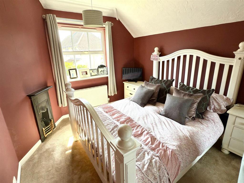 BED 1.jpg
