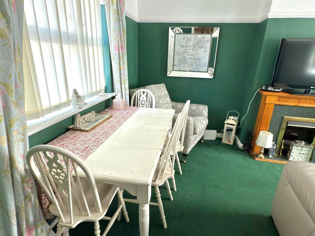 DINING AREA.jpg