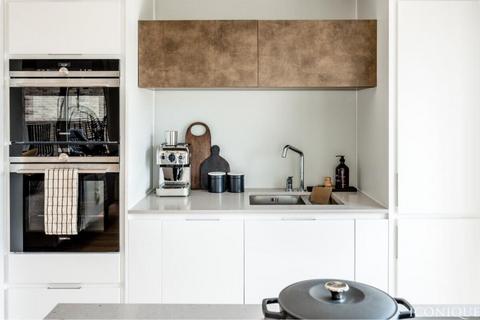2 bedroom apartment for sale, Exchange Gardens, London, SW8 1