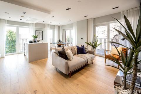 2 bedroom apartment for sale, Exchange Gardens, London, SW8 1