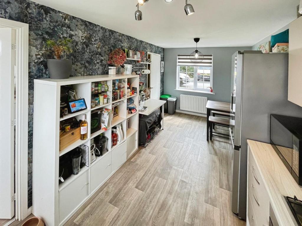A2f38003-4-42 BB-B9 BC-241 DB5 B9 B531-1846-00000 E72 F87