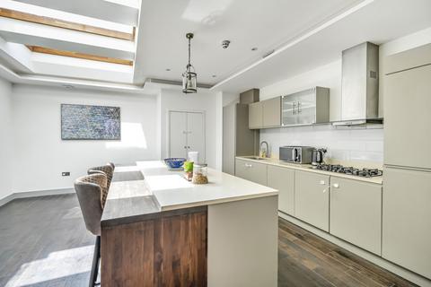 4 bedroom house to rent, Westbere Road, London, NW2