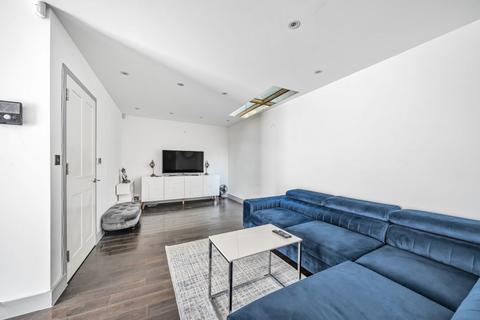 4 bedroom house to rent, Westbere Road, London, NW2