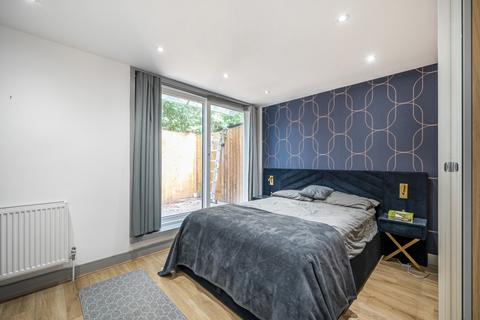 4 bedroom house to rent, Westbere Road, London, NW2