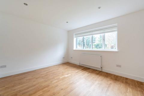 109 Ullswater Crescent, London, SW15 3RE
