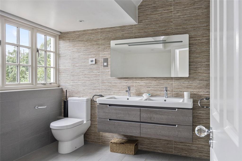 Family Bathrom
