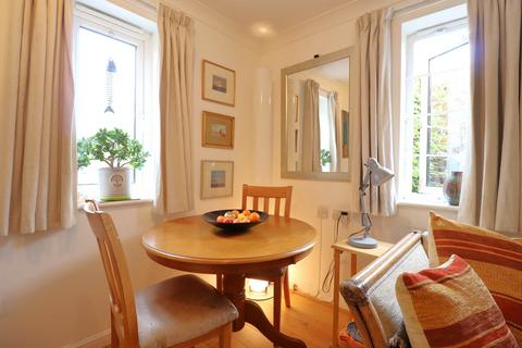 2 bedroom retirement property for sale, Churchill Court, Kelham Gardens Marlborough, SN8 1LD