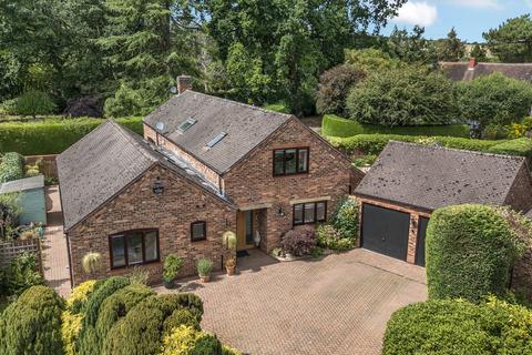 4 bedroom detached house for sale, Orana, Dunley