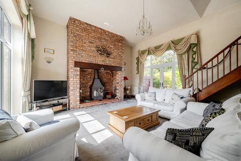 4 bedroom detached house for sale, Orana, Dunley