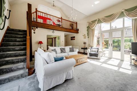 4 bedroom detached house for sale, Orana, Dunley