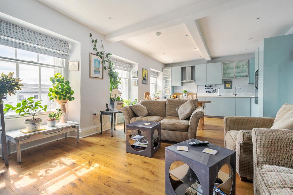Open plan living / dining / kitchen