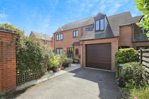 4 bedroom link detached house for sale, Elms Court, Austrey