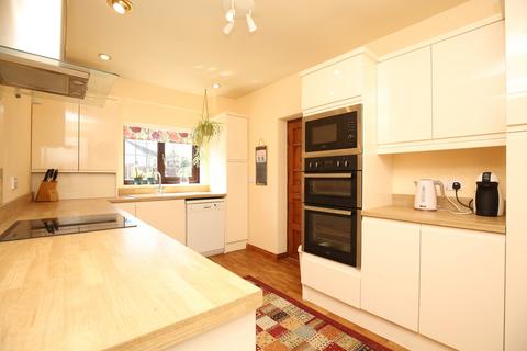 4 bedroom link detached house for sale, Elms Court, Austrey