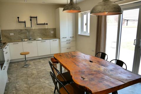 Cherhill Way, Quemerford, Calne