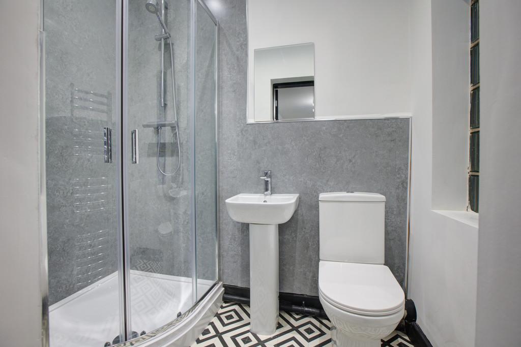 Bold Street-Bedroom 1 (bathroom)