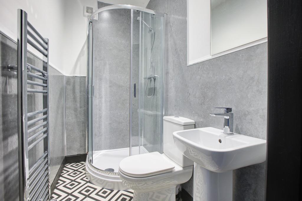 Bold Street-bathroom 1