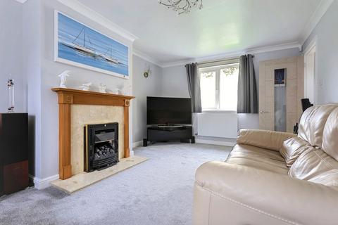4 Donnington Close, Witney, OX28 5FR