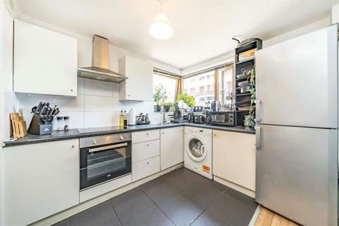 3 bedroom flat to rent, Cremer Street, London E2