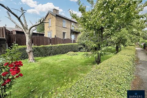 3 bedroom terraced house for sale, The Avenue, Birstall, Batley