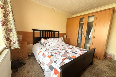 33 Ryefield Avenue, Clayton, Bradford, BD14 6BJ