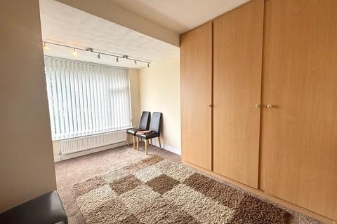 33 Ryefield Avenue, Clayton, Bradford, BD14 6BJ