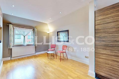 8 Otter Road, Greenford, UB6 9DX