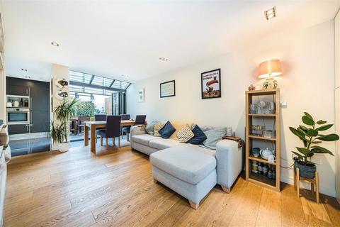 3 bedroom end of terrace house for sale, Lynton Road, London SE1