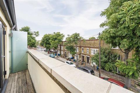 3 bedroom end of terrace house for sale, Lynton Road, London SE1